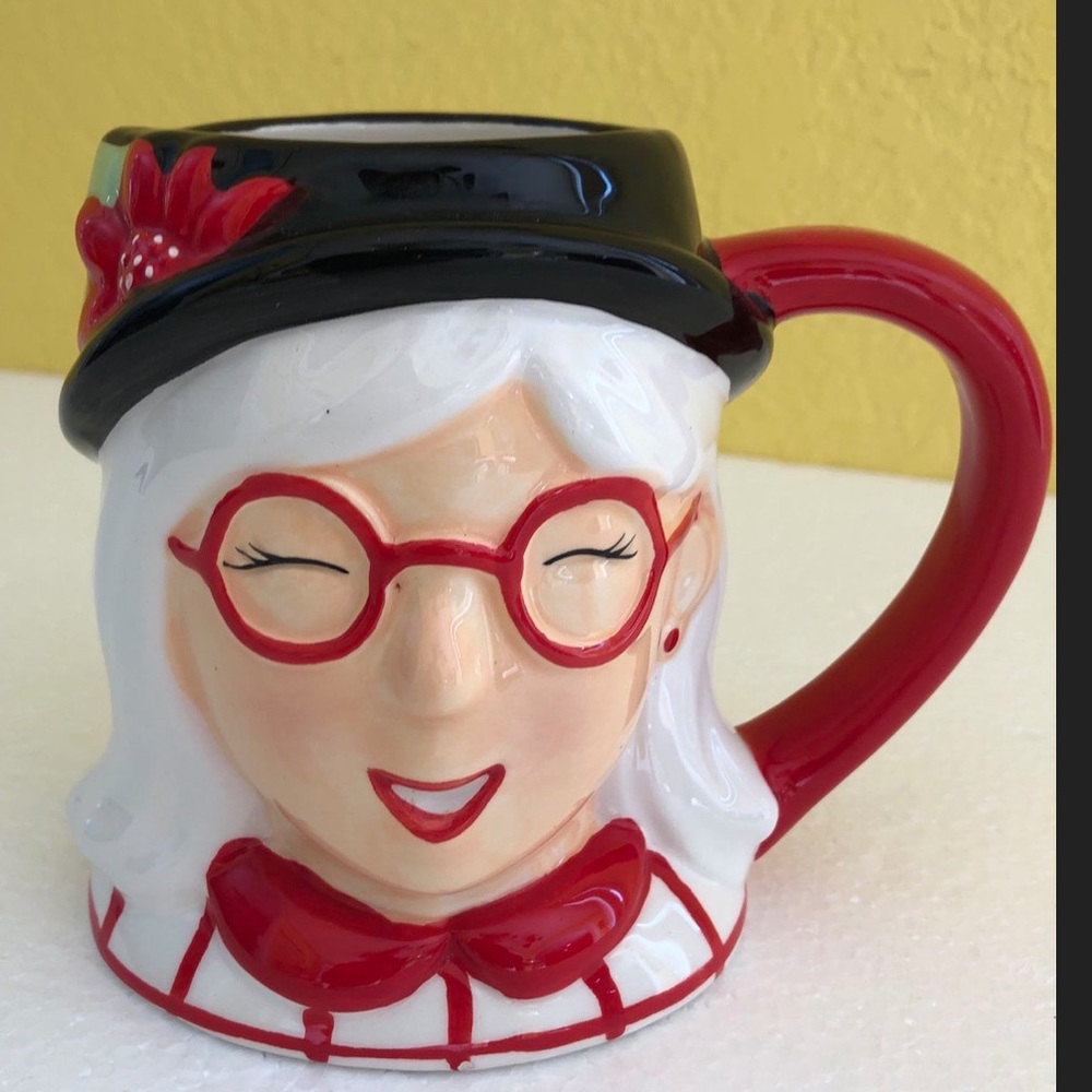 NWT Threshold Mrs. Clause Face Mug